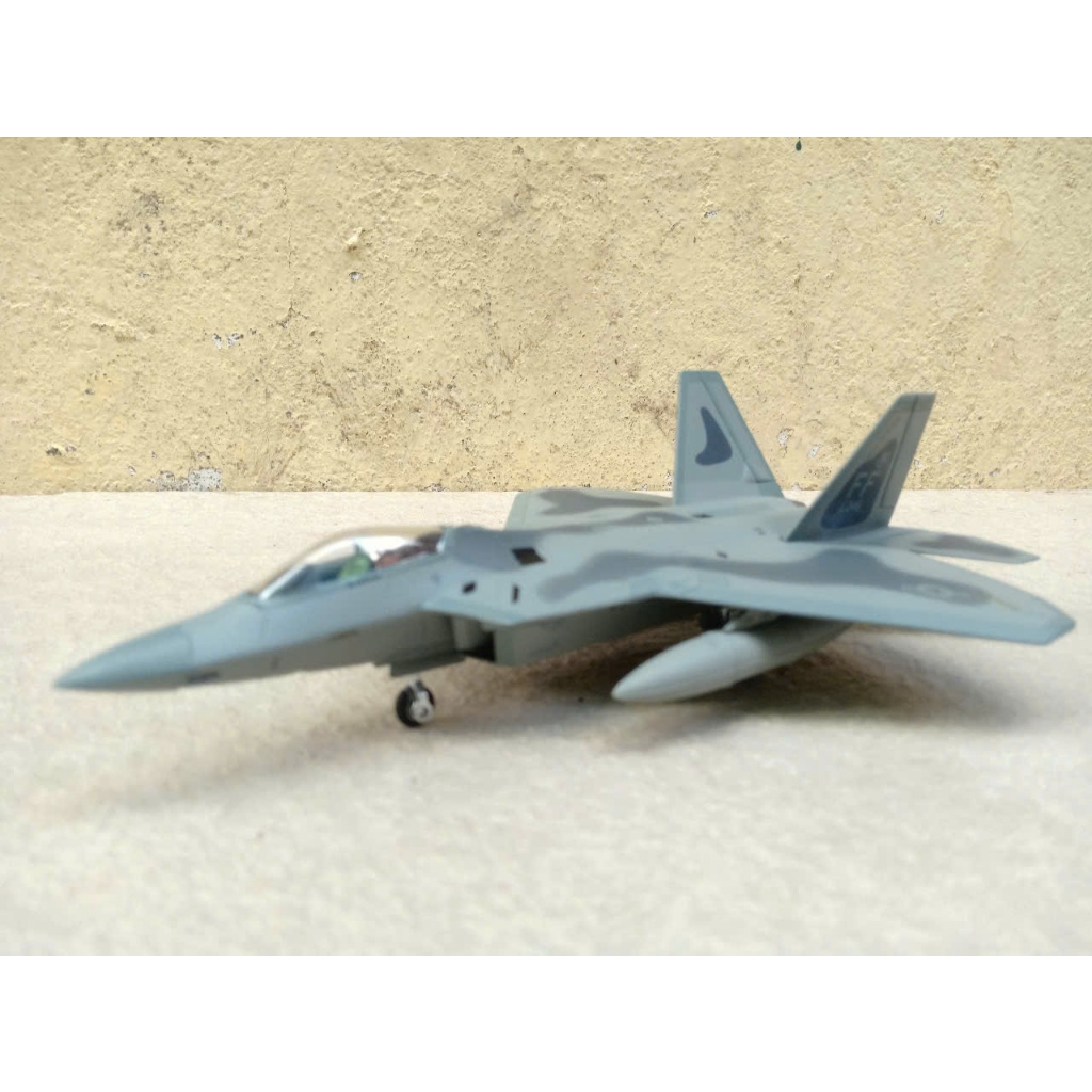 Mô hình trang tri trưng bày Máy bay Lockheed Martin F-22 Raptor 1:100