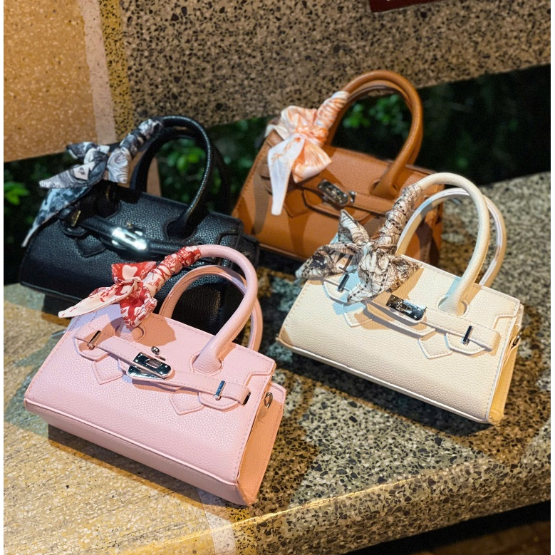 Túi xách nữ túi cầm tay đeo chéo da sần hạt gạo size 22cm kèm khăn lụa thời trang cao cấp - HT106 | BigBuy360 - bigbuy360.vn