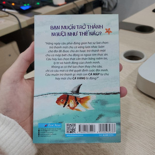 Sách - Tư Duy Cá Mập Suy Nghĩ Cá Vàng (Khổ Nhỏ)