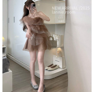 Váy Nữ Sang Chảnh, Đầm Lệch Vai Kiểu Dáng Tua Rua Màu Sắc Nâu Tiểu Thư M35