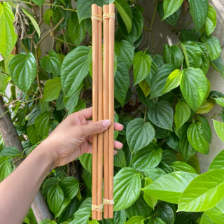01 đôi đũa tre dài xào nấu, đũa tre già vót tay hàng đẹp