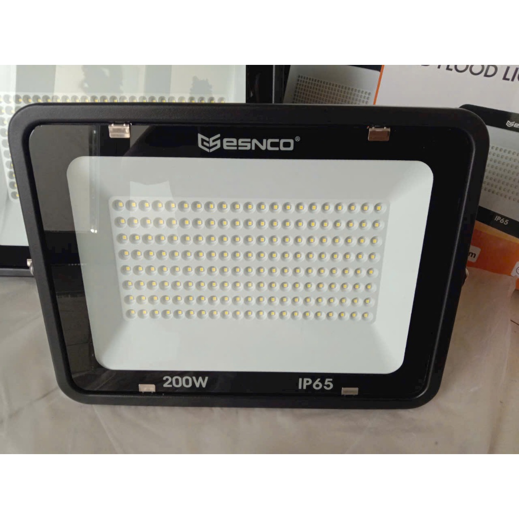 Đèn Pha Led ESNCO chính hãng ngoài trời  50w, 100w, 200w ánh sáng trắng BH 2 năm
