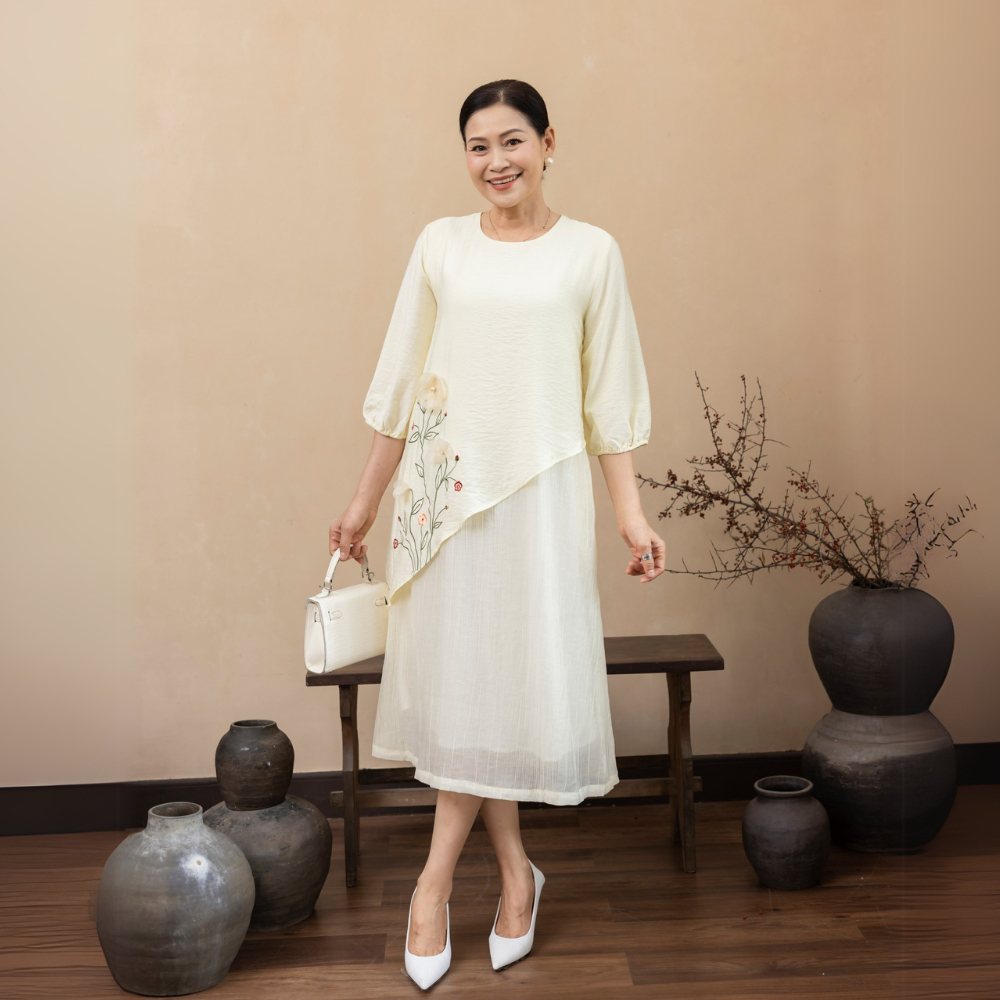 M COLLECTION | Váy Đầm Nữ Trung Niên Tặng Mẹ Phom Suông Lụa Hàn Nhẹ Mặc Thoáng Mát Thêu Hoa D12354 | BigBuy360 - bigbuy360.vn