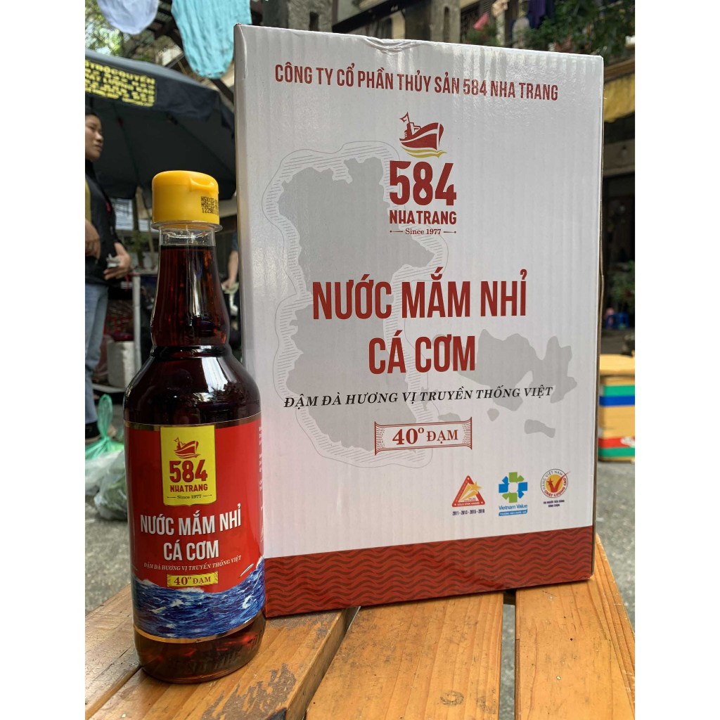 Nước mắm 584 Nha Trang 40 độ đạm chai nhựa 500ml thơm ngon, hậu vị sâu (mẫu mã mới)