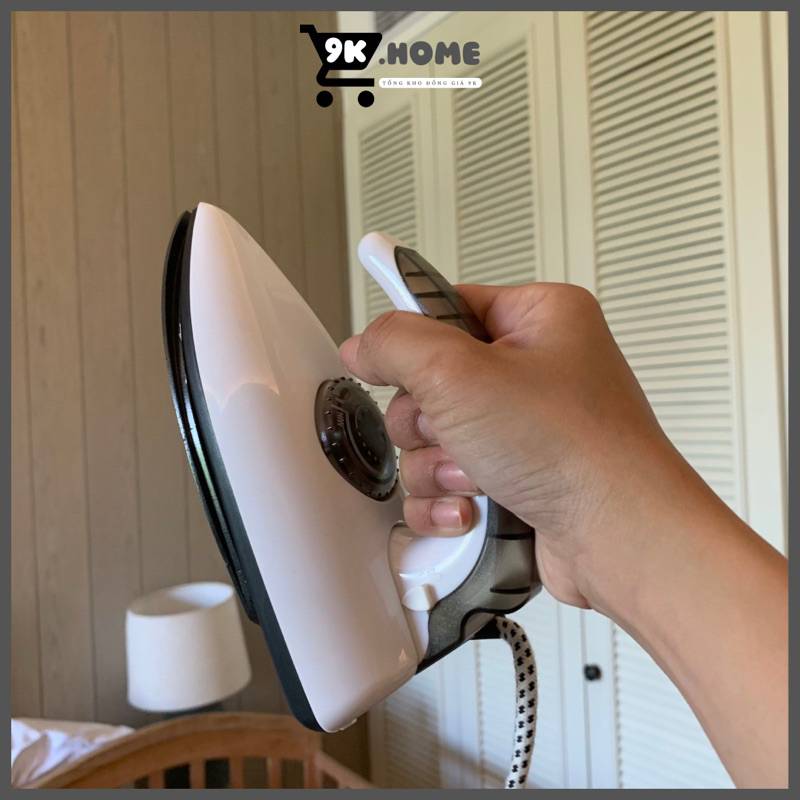 Bàn ủi mini du lịch gấp gọn nhỏ xinh tiện lợi - Bàn là khô mini xếp gọn bỏ vali du lịch, công tác 9k.home