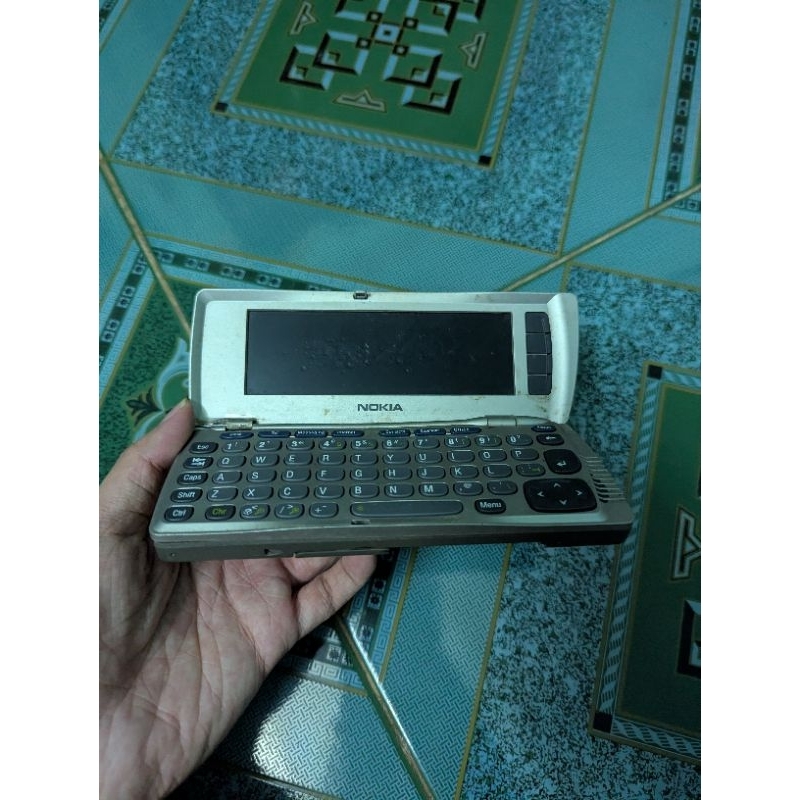 Xác điện thoại Nokia 9210 cổ như ảnh
