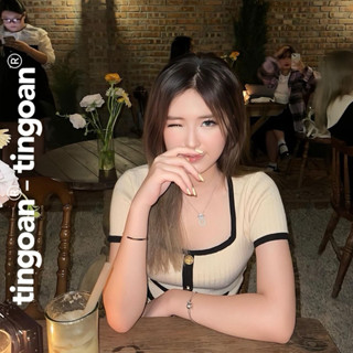 Áo len croptop cổ vuông Dara dara top Tingoan newtag săn sale áo len DARA Tingoan