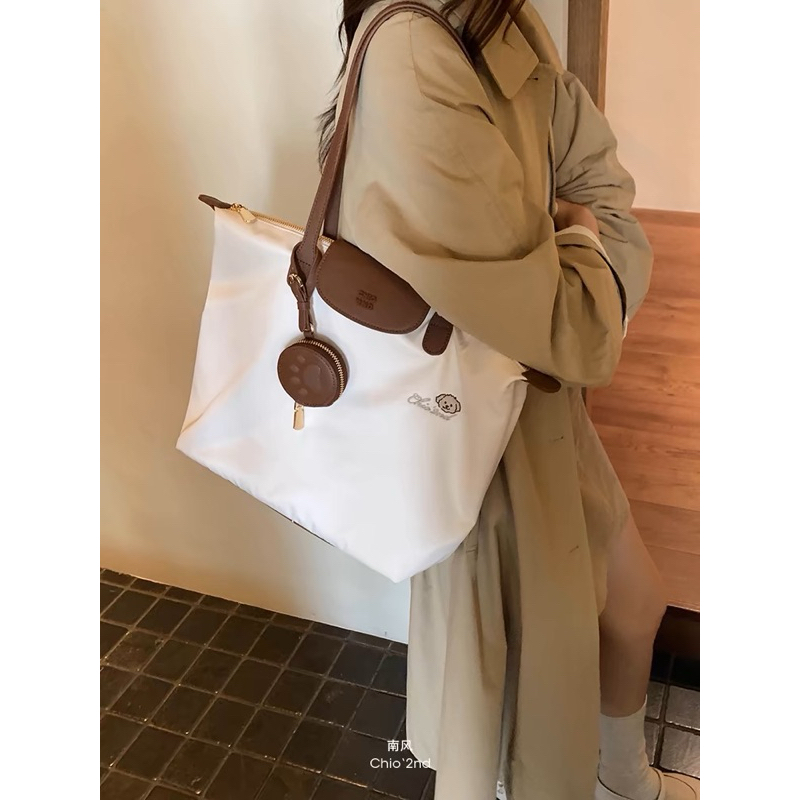 (Sẵn-hoả tốc) Túi tote chio2nd vải dù kèm charm ví phong cách thanh lịch hàn quốc | BigBuy360 - bigbuy360.vn