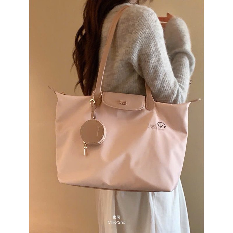 (Sẵn-hoả tốc) Túi tote chio2nd vải dù kèm charm ví phong cách thanh lịch hàn quốc | BigBuy360 - bigbuy360.vn