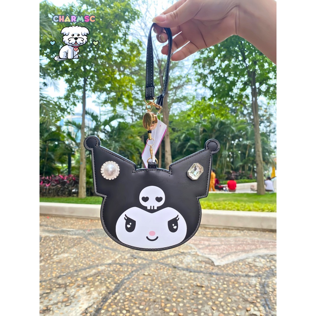 𝐓𝐮́𝐢 đ𝐮̛̣𝐧𝐠 𝐭𝐡𝐞̉ 𝐝𝐚 𝐊𝐮𝐫𝐨𝐦𝐢-𝐒𝐚𝐧𝐫𝐢𝐨 𝐊𝐮𝐫𝐨𝐦𝐢 𝐑𝐞𝐞𝐥 𝐂𝐚𝐫𝐝 𝐇𝐨𝐥𝐝𝐞𝐫 𝐏𝐚𝐬𝐬 𝐂𝐚𝐬𝐞 (𝐅𝐫𝐞𝐧𝐜𝐡 𝐆𝐢𝐫𝐥𝐲)