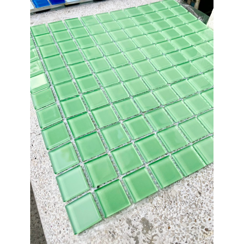 Miếng dán thuỷ tinh mosaic xanh lá Nhạt. Gạch mosaic thủy tinh 30cm