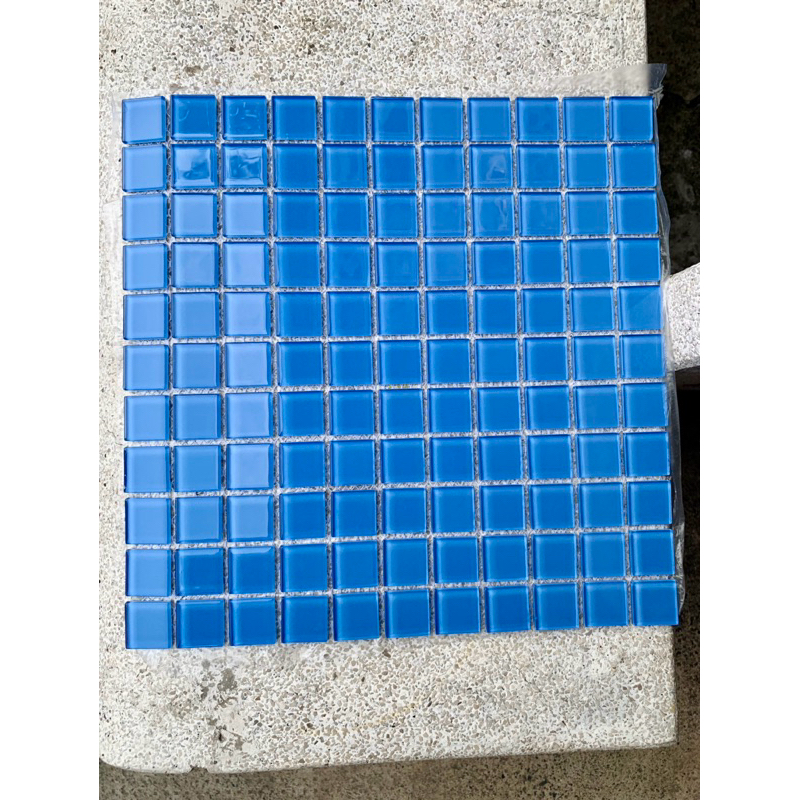 Miếng dán mosaic thuỷ tinh xanh dương cao cấp. Gạch mosaic thủy tinh ốp hồ bơi