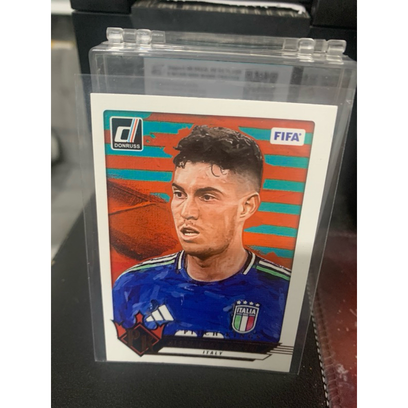 Thẻ bóng đá #H741 Alessandro Bastoni Italy Pitch Kings Panini Donruss 2024/25
