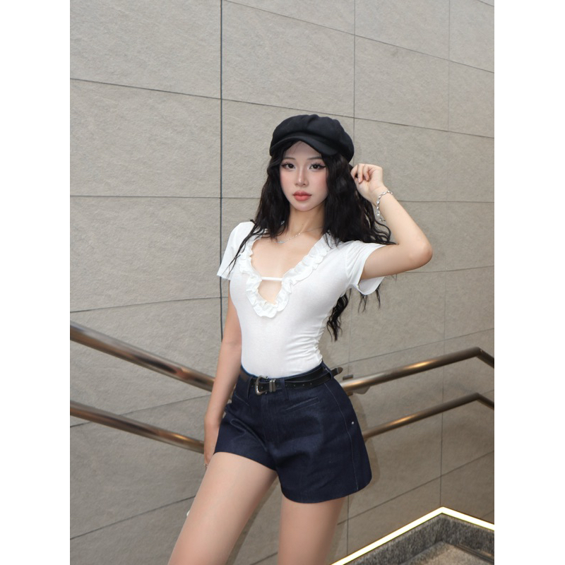 LIBEROSIS - Áo thun mỏng ôm tay ngắn cổ bèo hở ngực NAOMI TOP