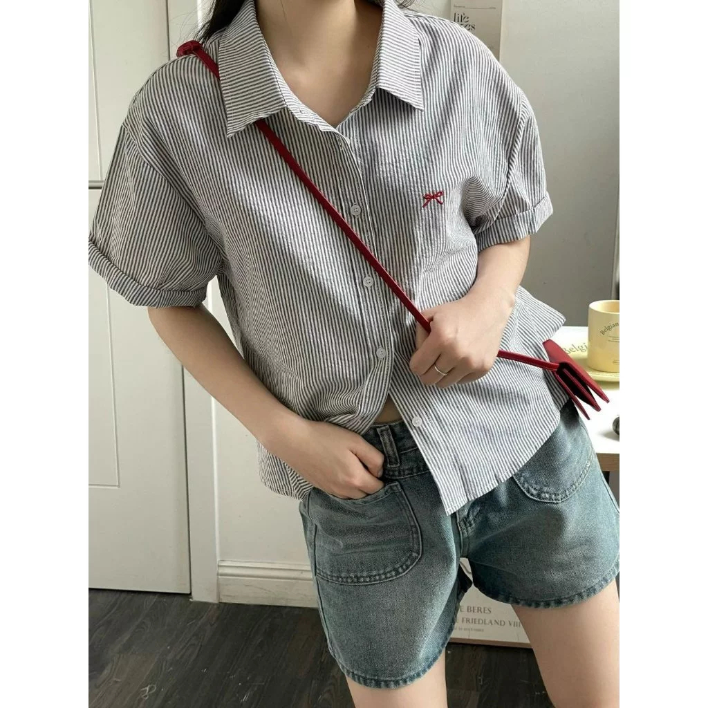 Áo sơ mi tay ngắn thêu nơ xinh phong cách basic áo sơ mi form rộng chất kate sọc mát ít nhăn HA90 | BigBuy360 - bigbuy360.vn