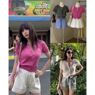 Áo len nữ, áo len tay ngắn vặn thừng thêu ngựa cúc dọc hàng QC loại 1 chất len mongtoghi màu hồng trắng xám đen - LAROSA