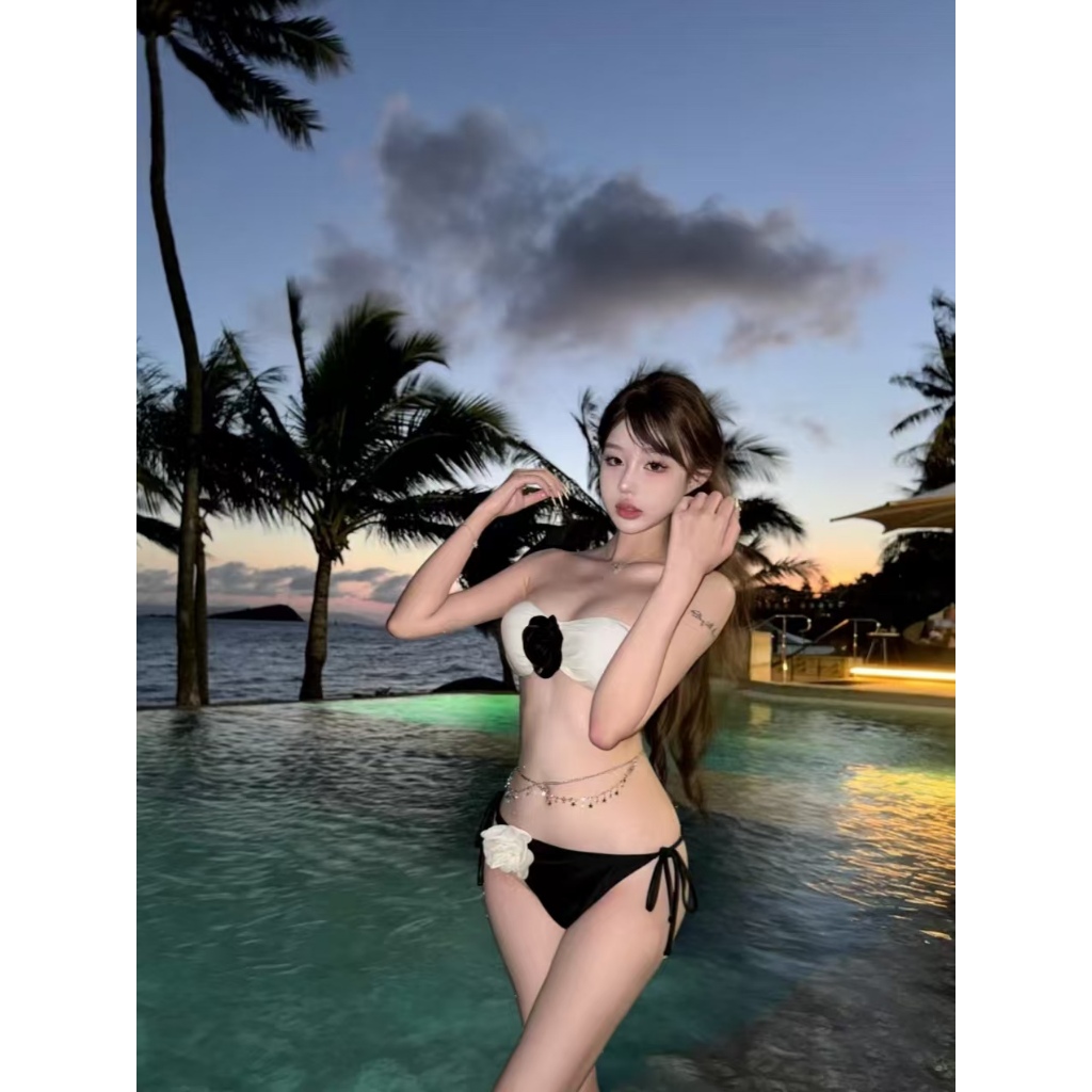 Set Bikini 2 Mảnh Đi Biển Áo Quây, Đính Hoa Phối Màu Đen Trắng, Đồ Bơi Nữ 2 Chi Tiết Chất Vải Mềm Mại <55kg - Mã H24 | BigBuy360 - bigbuy360.vn