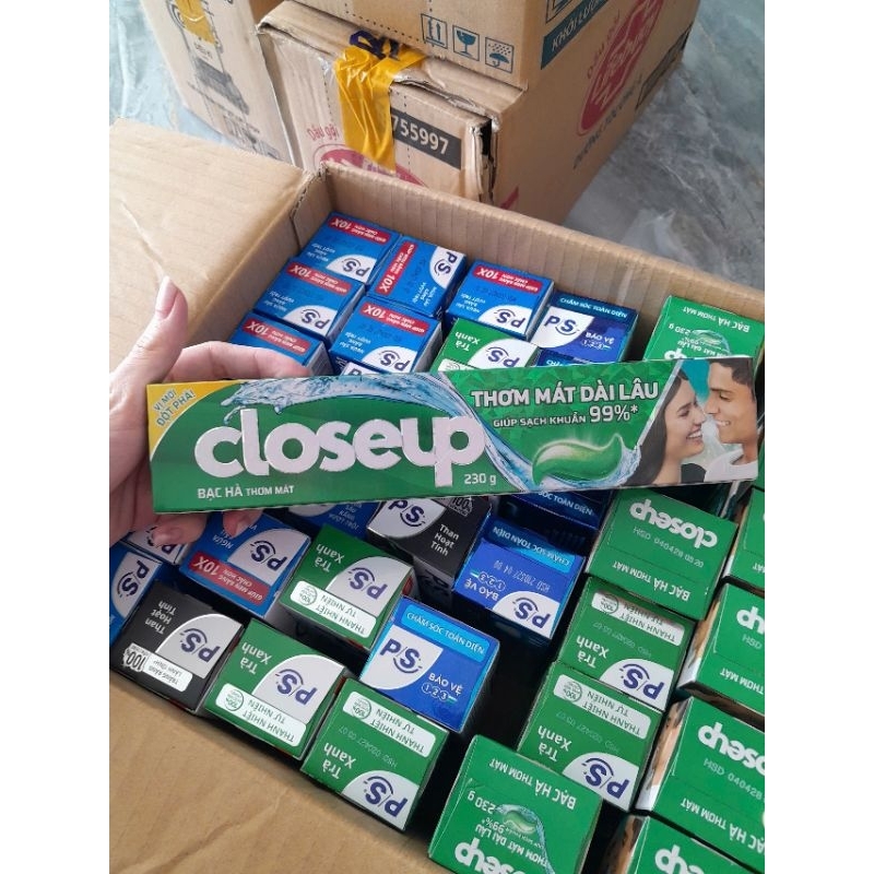 Kem đánh răng closeup 230g date mới