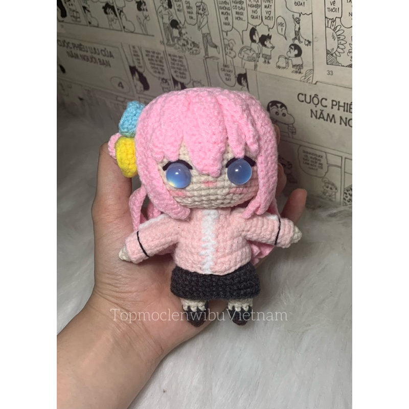 Nhân vật Bocchi The Rock móc len