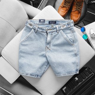 Quần đùi jean nam ống rộng trên gối xanh dương trơn nhấn túi xéo cổ điển chất jean cotton hàng vnxk cao cấp