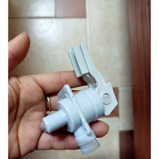 Vòi cây nước nóng lạnh bên lạnh