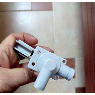 Vòi cây nước nóng lạnh bên lạnh