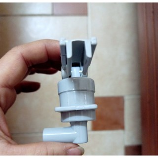 Vòi cây nước nóng lạnh bên lạnh