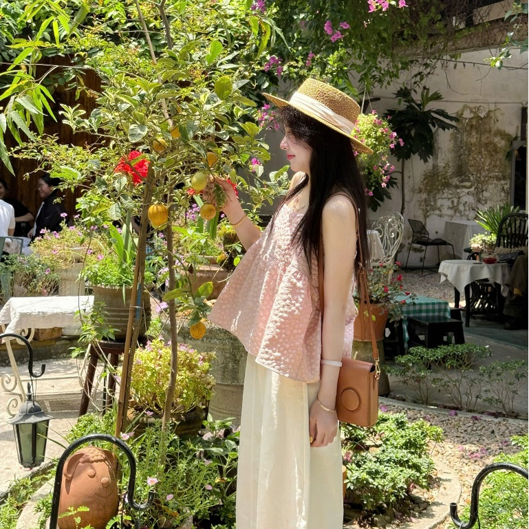 (TẶNG KÈM QUÂY DÂY) Set áo babydoll gấm xốp hoa xoè kèm áo dây PEACHY TOP | BigBuy360 - bigbuy360.vn