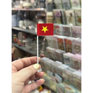 60 cái cờ tăm que nhựa in hình lá cờ Việt Nam dùng để cắm trang trí bánh hoa quả nước các loại có bán tem riêng