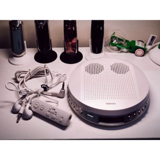  Máy nghe đĩa CD Toshiba tích hợp loa ngoài   vui lòng đọc mô tả trước khi mua   