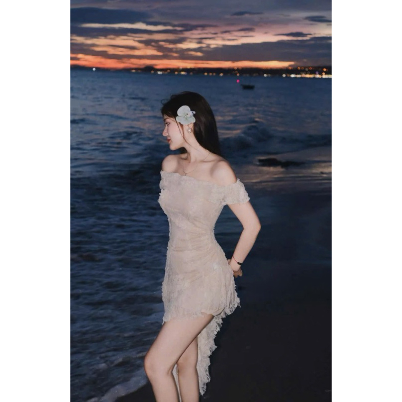 đầm ren đi biển tay trễ vai chân váy xẻ XÉO tà phối ren có quần bảo hộ | BigBuy360 - bigbuy360.vn