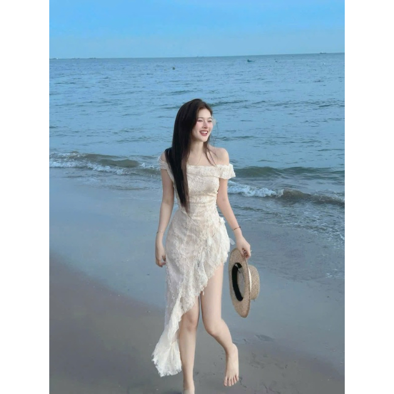 đầm ren đi biển tay trễ vai chân váy xẻ XÉO tà phối ren có quần bảo hộ | BigBuy360 - bigbuy360.vn