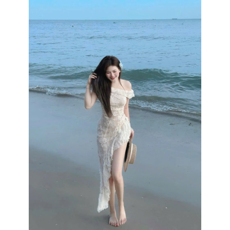 đầm ren đi biển tay trễ vai chân váy xẻ XÉO tà phối ren có quần bảo hộ | BigBuy360 - bigbuy360.vn