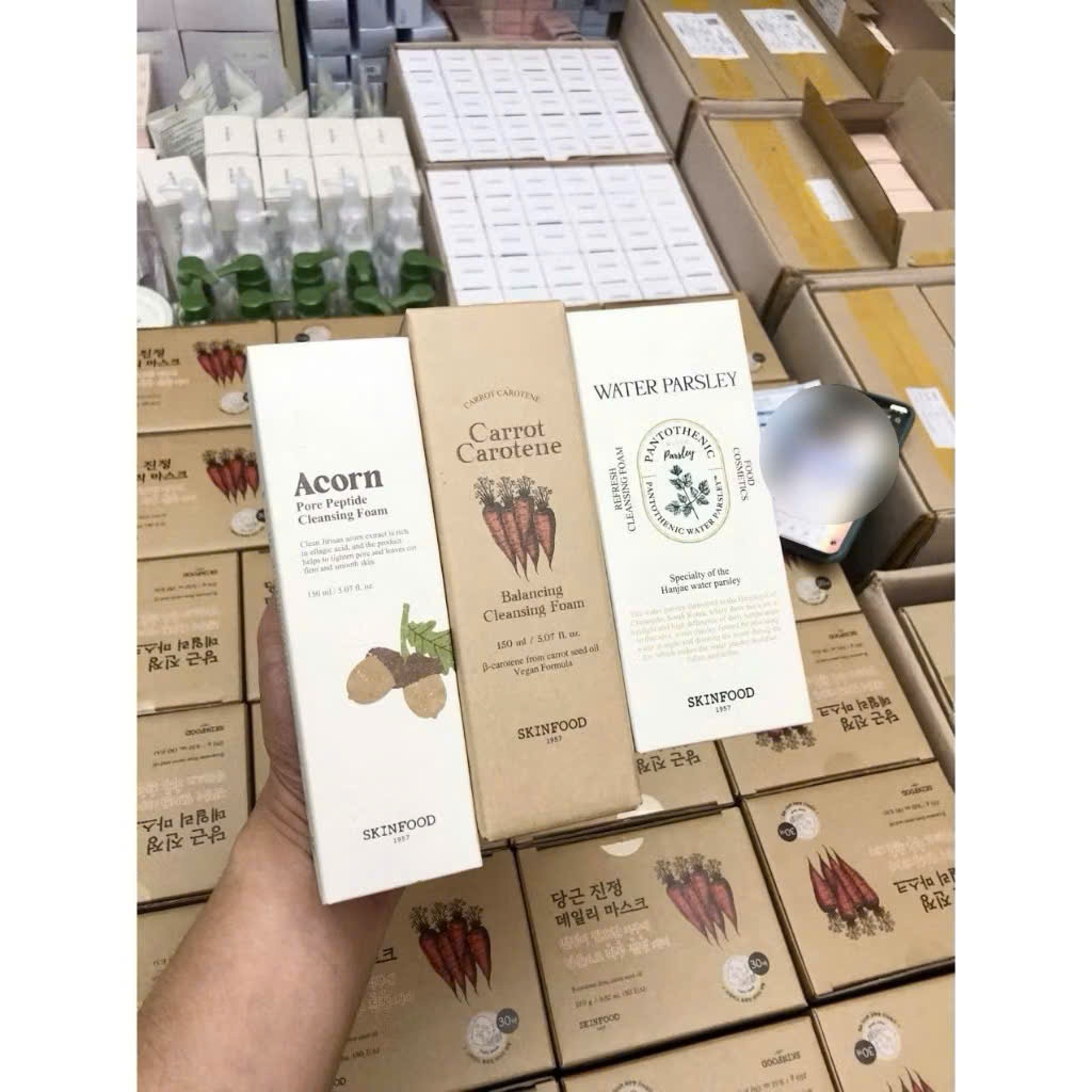 Sữa Rửa Mặt SKINFOOD Carrot Carotene, Acorn Pore, Pantothenic Water Parsley Cleansing Foam 150ml