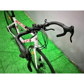 Xe đạp đua Califa CR7 bánh 700cc (Tặng giá đõ bình nước+ chắn bùn +lục giác)