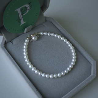  Vòng tay ngọc trai thật Pearly Dolly hạt 4ly móc khóa đính charm trai rơi dễ thương 