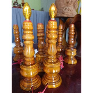cặp đèn cầy bàn thờ đền thờ cúng gỗ tràm cao 25 cm màu vàng