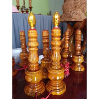 cặp đèn cầy bàn thờ đền thờ cúng gỗ tràm cao 25 cm màu vàng