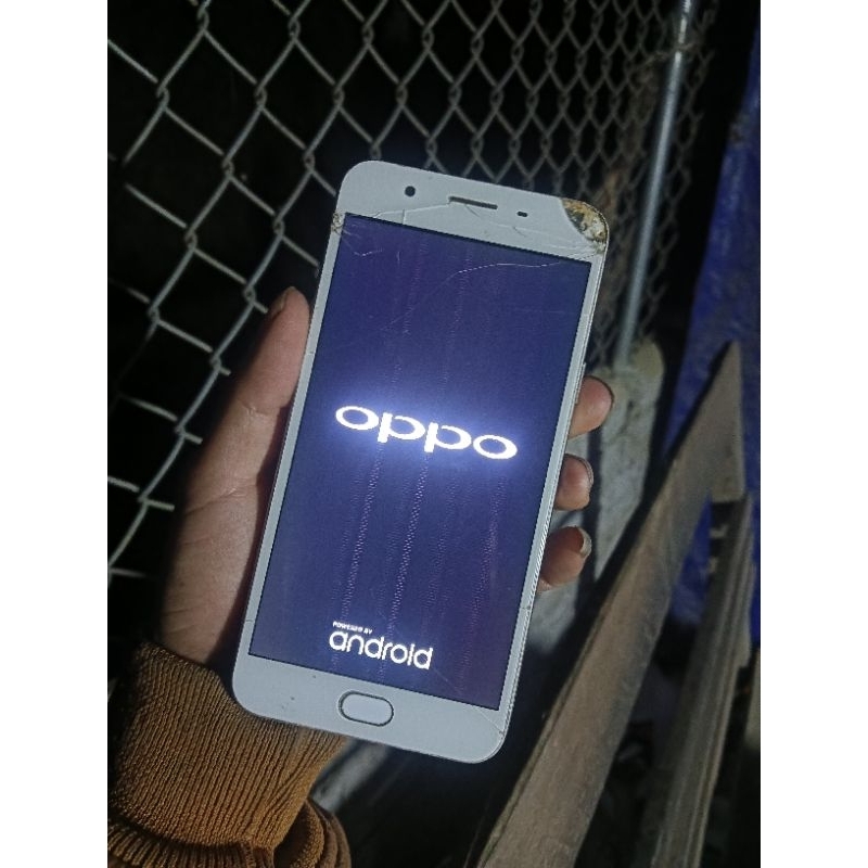 Xác điện thoại oppo f1s hư màn.
