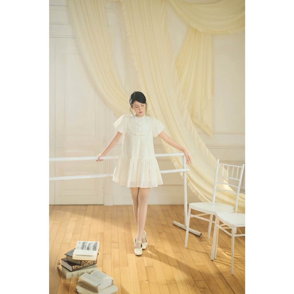 [DEAL MỞ BÁN] CÉLESTE - Váy Babydoll Dáng Ngắn Suông Chất Tơ Mềm Tay Bồng Đính Hoa Thêu Tiểu Thư Suri Dress | BigBuy360 - bigbuy360.vn