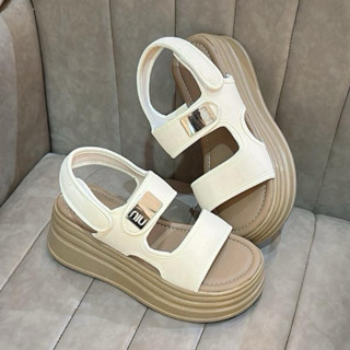 Sandal Nữ P1 đế xuồng cao 7cm quai xé dán tiện lợi nhẹ chân da mềm trẻ trung cá tính