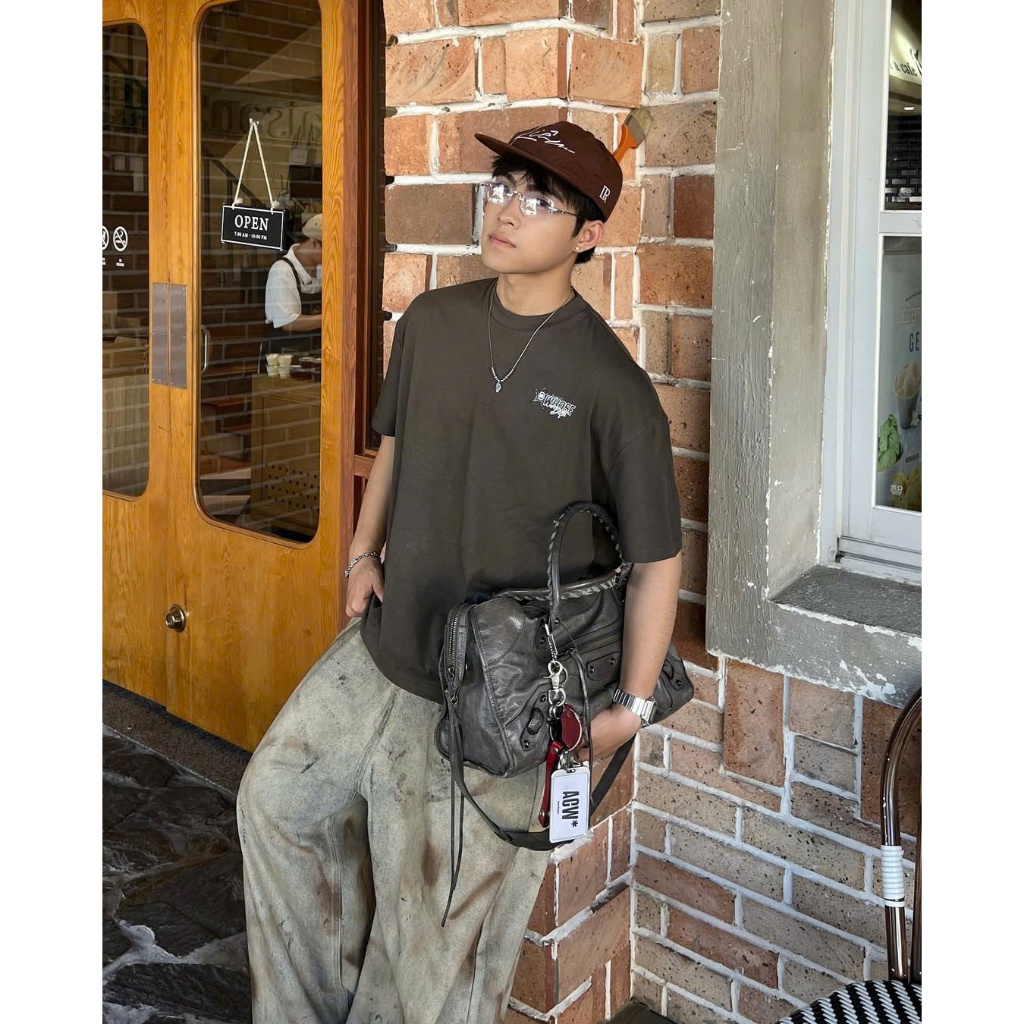 STARLIGHT TSHIRT  - Áo thun ngôi in lụa kèm thêu Whose Studio | BigBuy360 - bigbuy360.vn