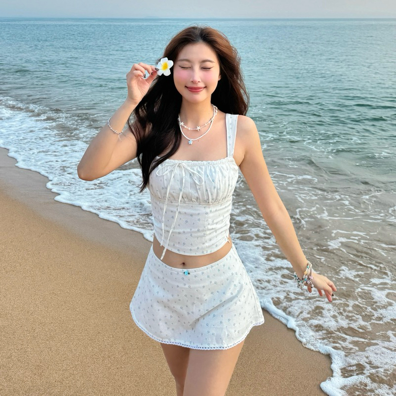 ÉMILIE - Syrena Set - Set áo 2 dây phối ren và chân váy lưng thấp hoạ tiết hoa nhí | BigBuy360 - bigbuy360.vn