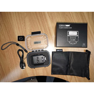 Flash mini Medalight F2 cho camera máy ảnh