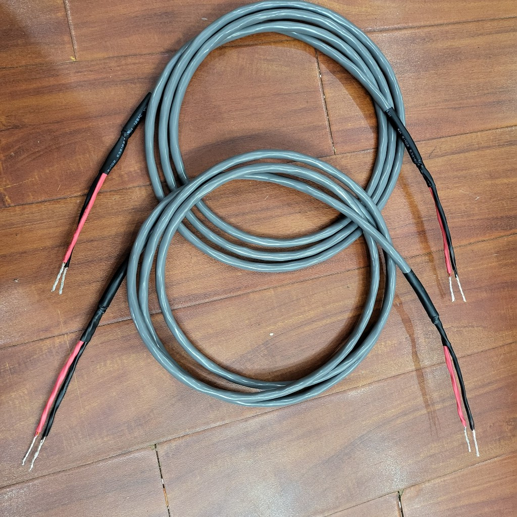  Dây loa bãi Nhật mạ Bạc chống nhiễu chất âm hay và chi tiết bọc sẵn co nhiệt 2 đầu 1 bộ gồm 2 sợi cho 2 loa 