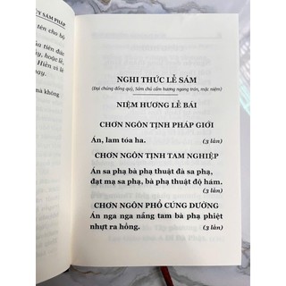 Sách - Kinh Từ Bi Thủy Sám Pháp- Chữ to rõ giấy đẹp ( tặng bọc sách bìa cứng)(thanhbook)