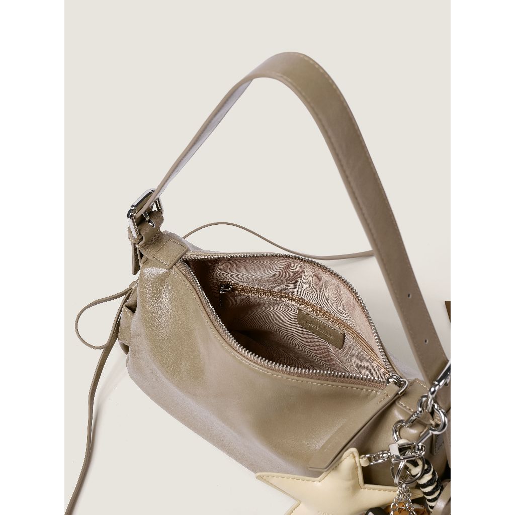 [KOL Review] Túi Đeo Vai Dáng Mềm Cloudy MATE MADE Lọ Lem Da Pu Cao Cấp Size 28 Hợp Đi Làm Đi Chơi | BigBuy360 - bigbuy360.vn