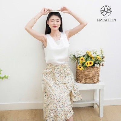 (Mua 1 tặng 1) Đồ bộ mặc nhà LMcation - Áo cổ tròn Mary Trắng kem & Chân váy bèo hoa nhí LMcation Camila