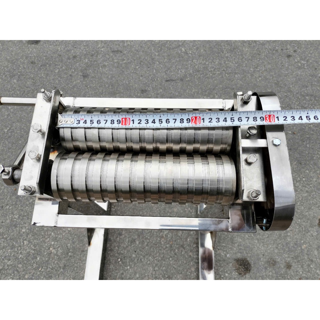 Máy Cắt Mỳ Quảng, Máy Cắt Bánh Tráng Trộn, Máy Cắt Bánh Phở Quay Tay Inox