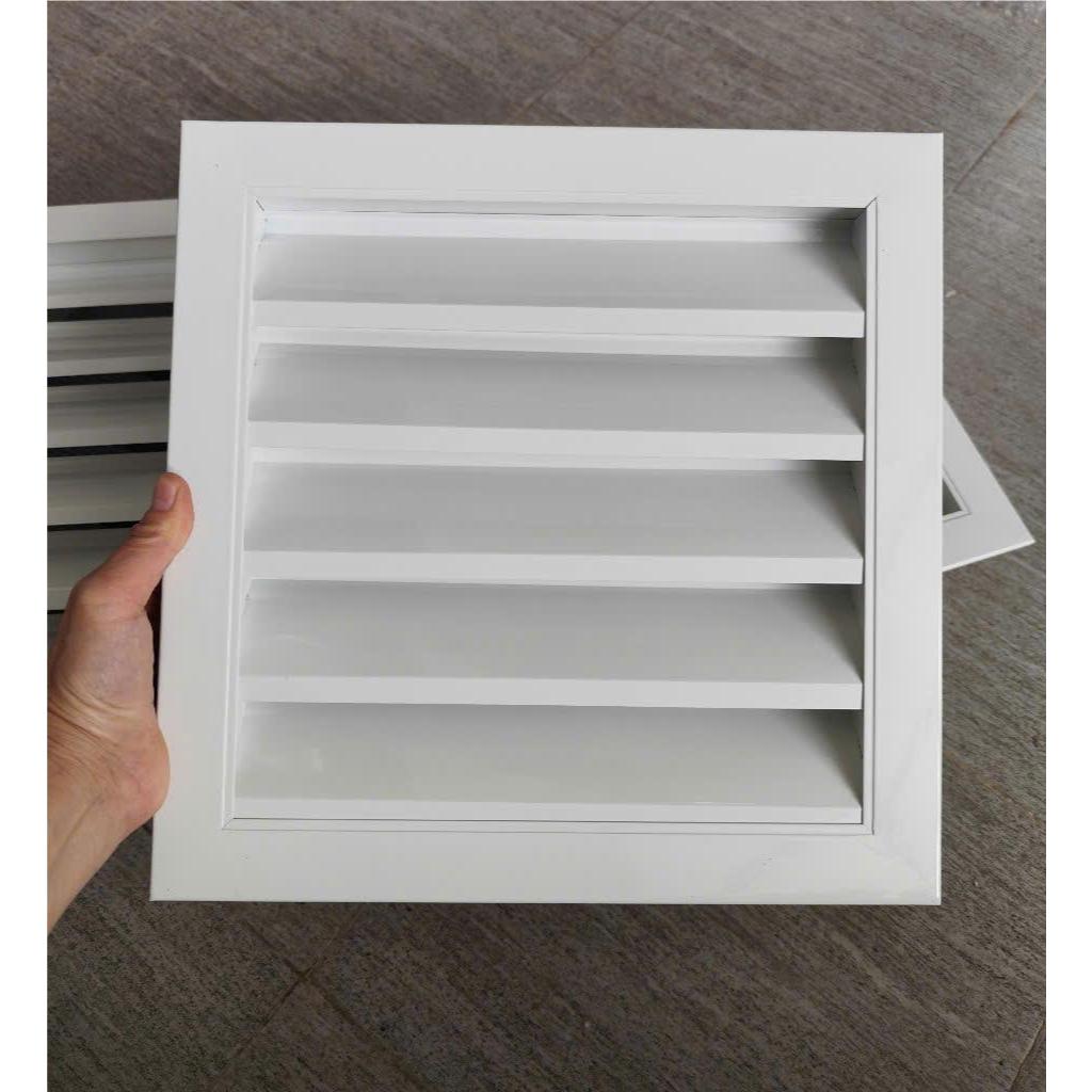 Louver nan Z 300x300 lắp ô thoáng tránh hắt mưa kèm lưới chắn côn trùng chất liệu nhôm